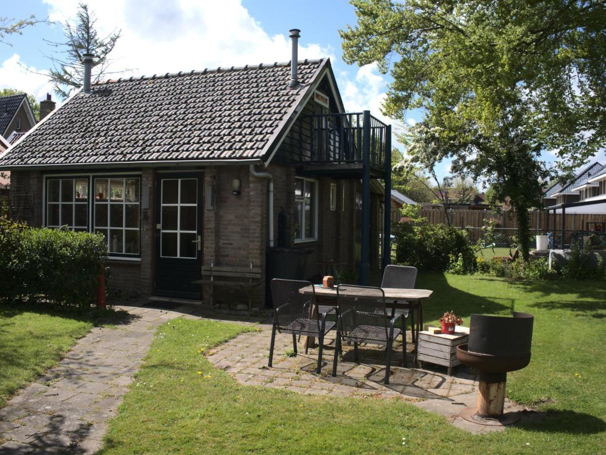Small, Cute And Cozy Little Holiday Home Hippolytushoef Exterior photo